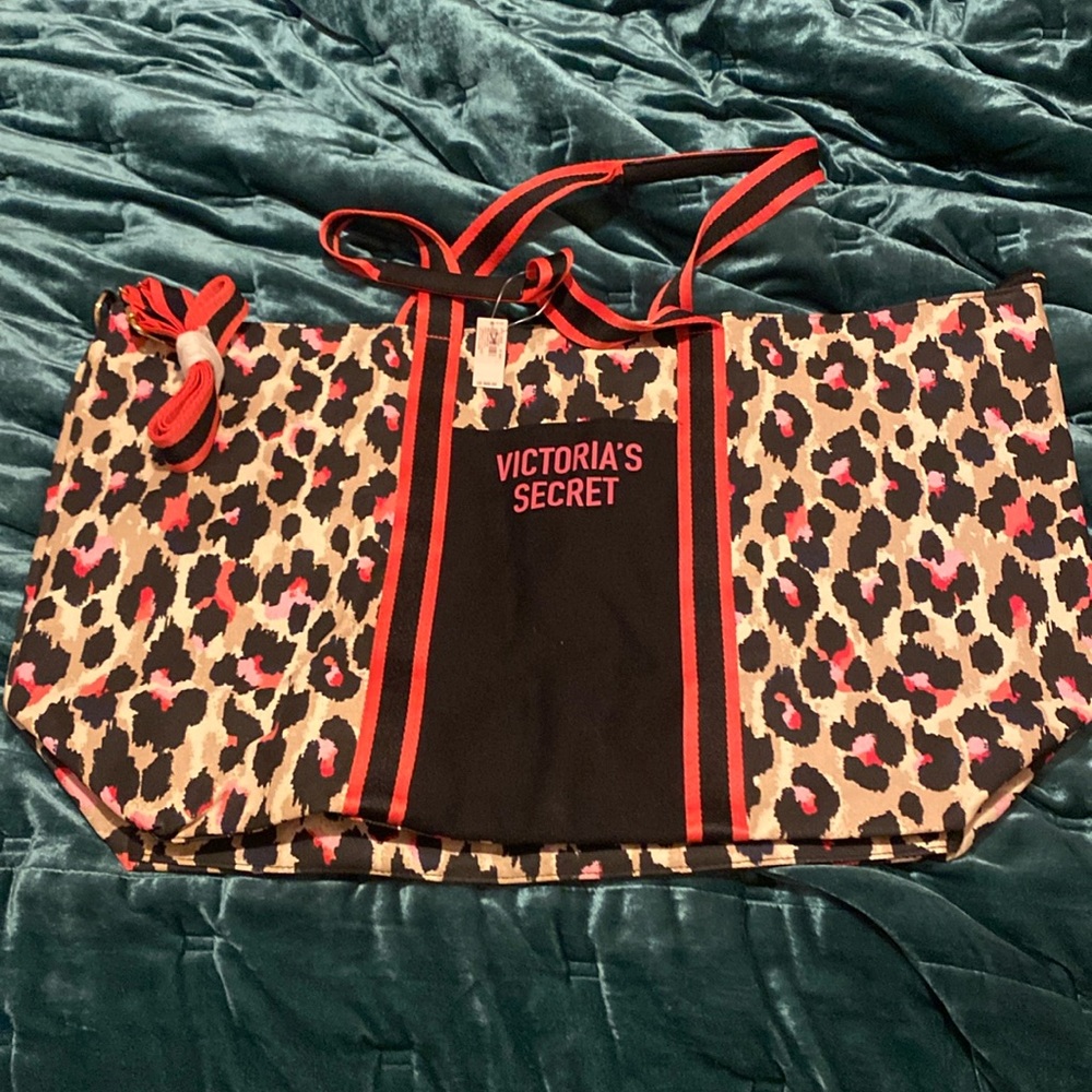 VS overnight tote bag